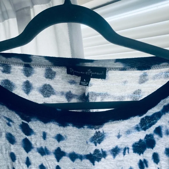 Gray and Navy Tye Dye Top - Picture 2 of 4